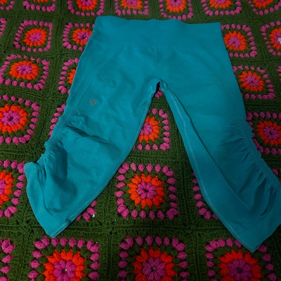 Lululemon - Picture 2 of 4